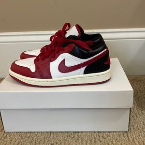 women’s air jordan 1 low size 6 white/gym red-black-sail